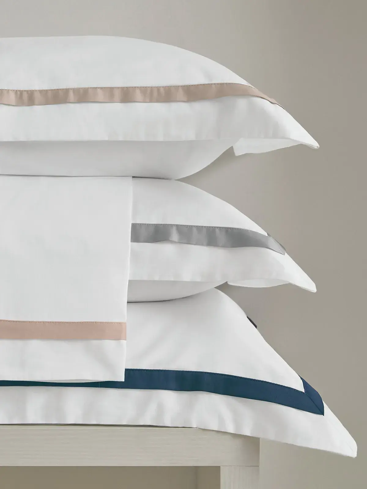 Super Fronha Trussardi 300 fios 100% Algodão Vercelli branco/azul siciliano