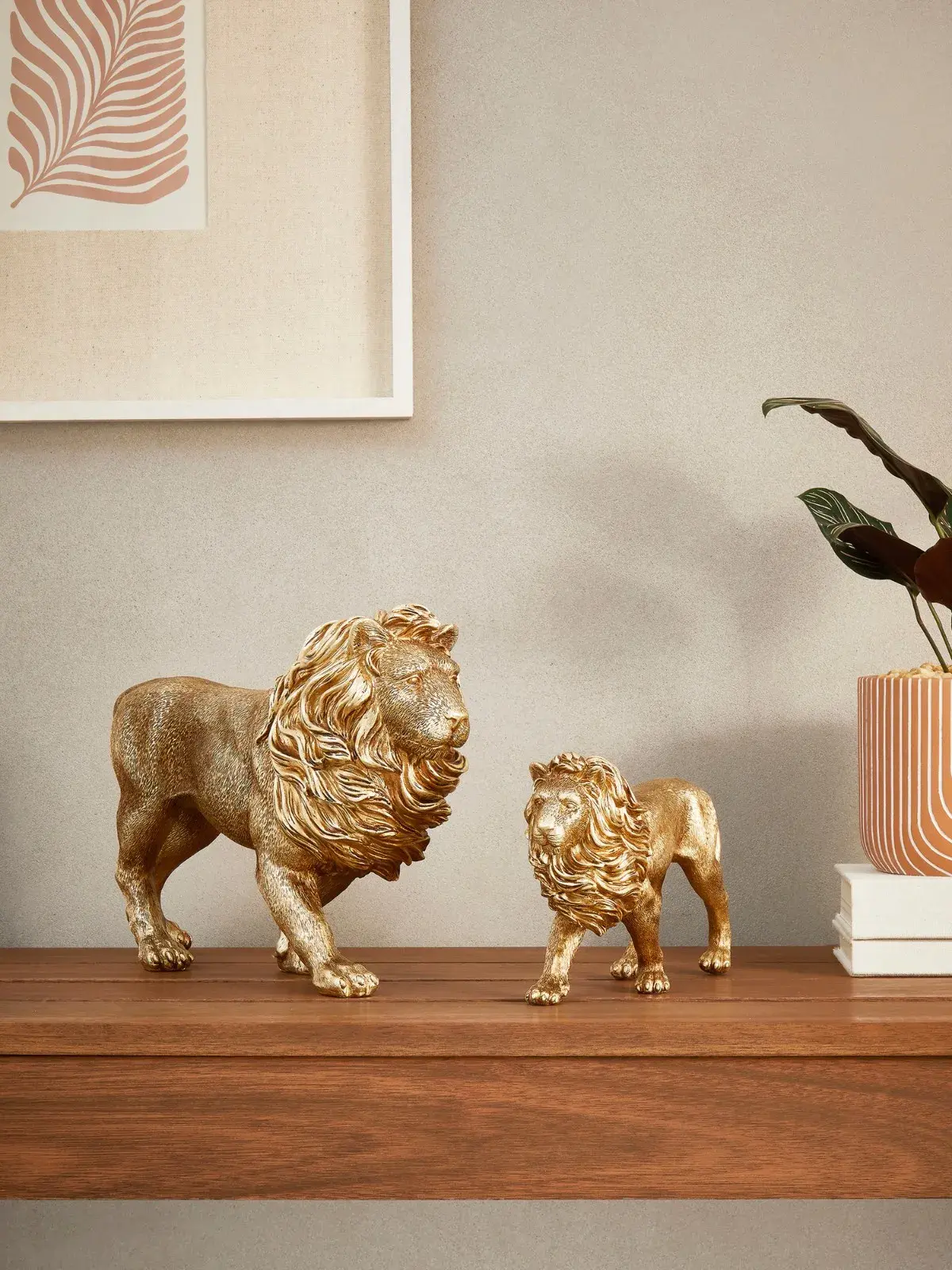 Escultura Decorativa Leao em Polirresina Dourado