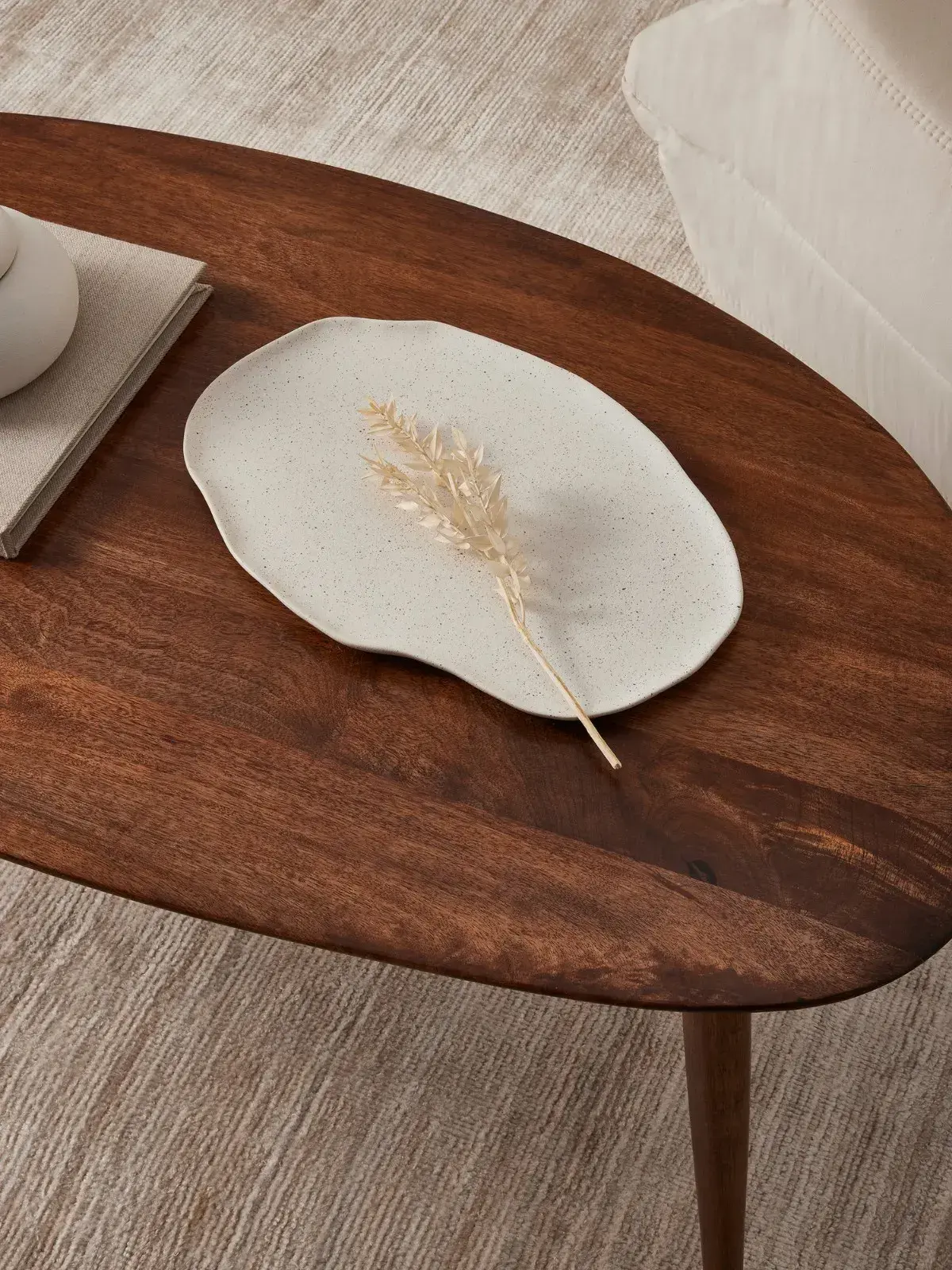 Bandeja Decorativa Orgânica em Cerâmica Off-White