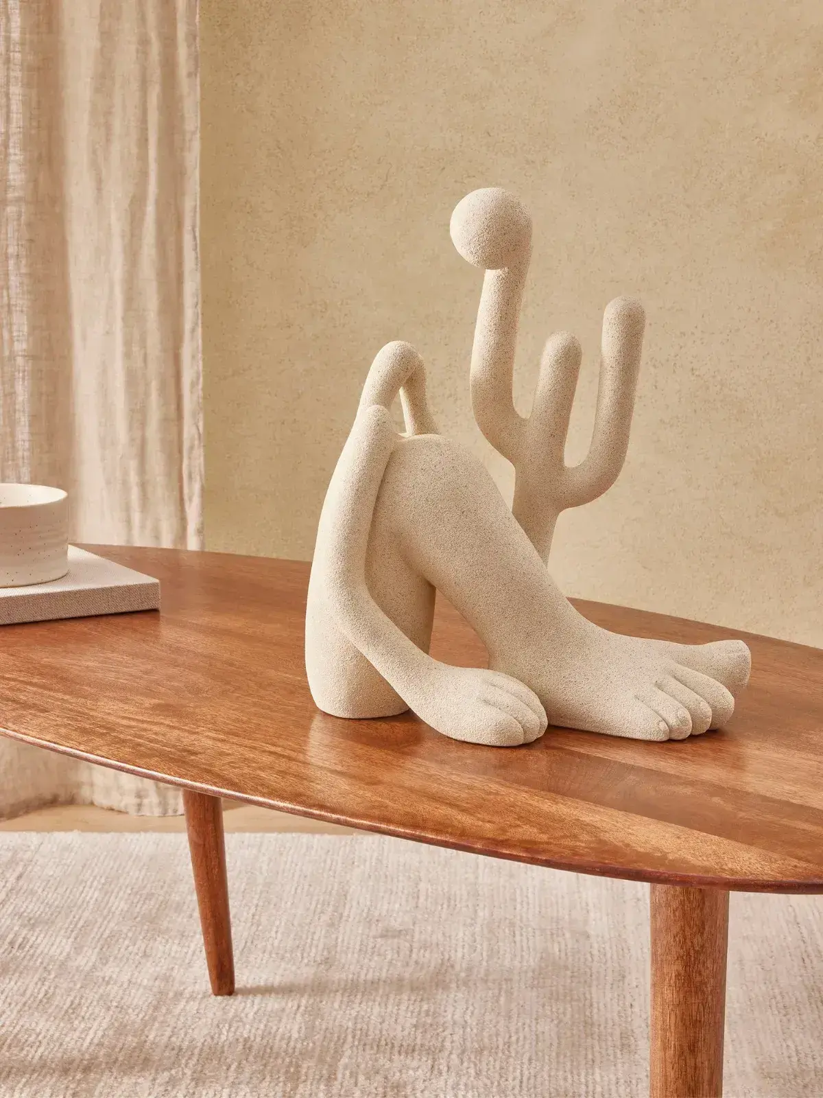Escultura Decorativa Abaporu em Polirresina Off-White