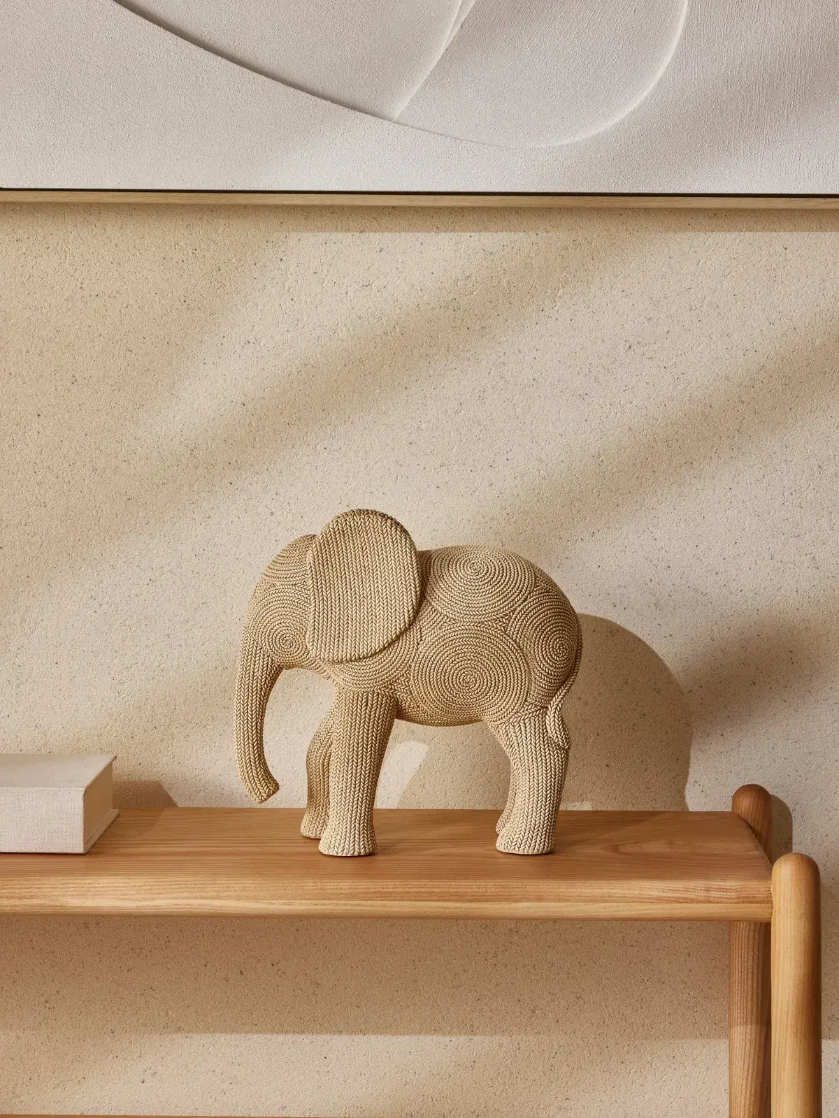 Escultura Decorativa Elefante em Polirresina Bege