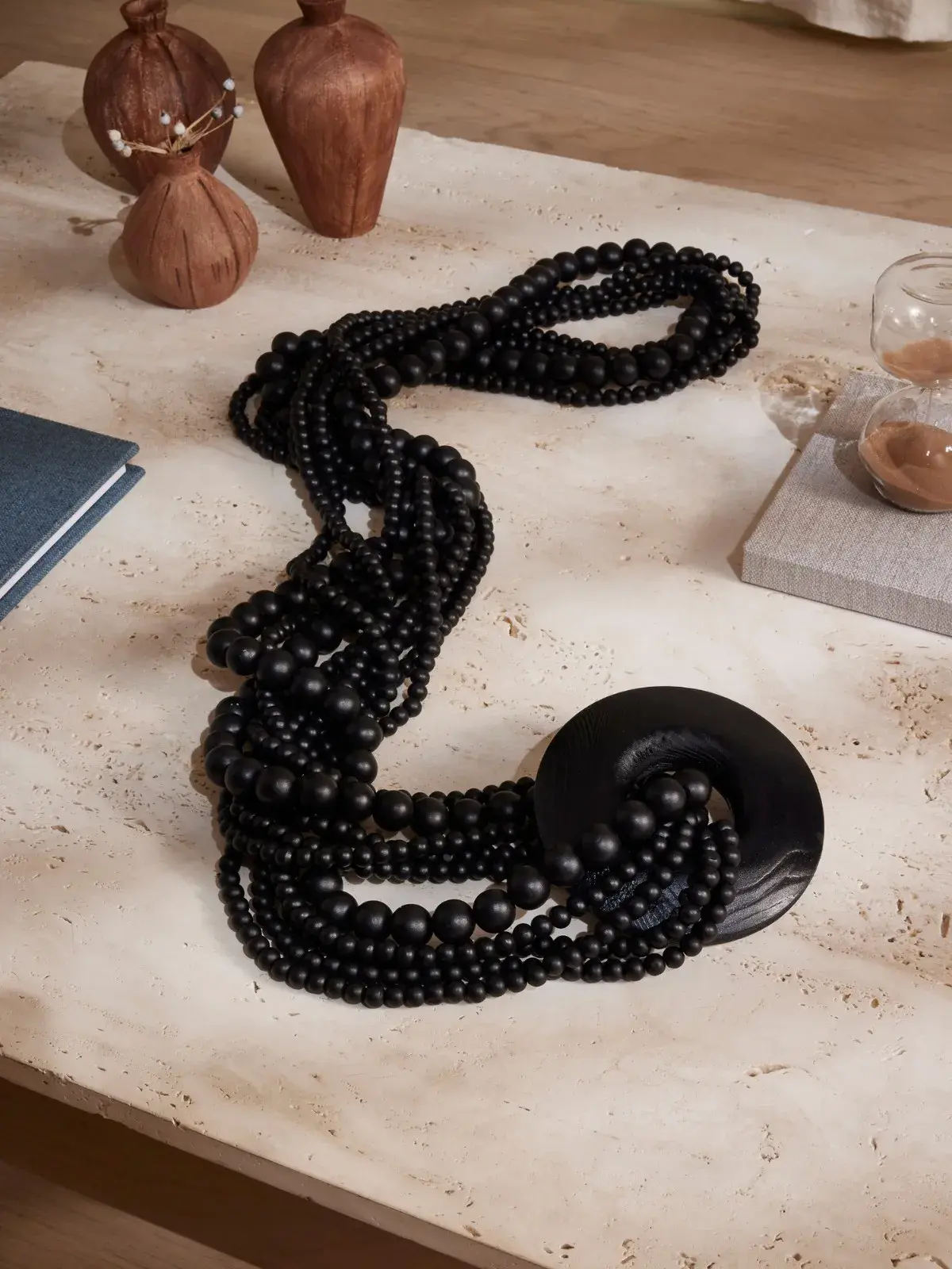 Colar Decorativo em Madeira Preto