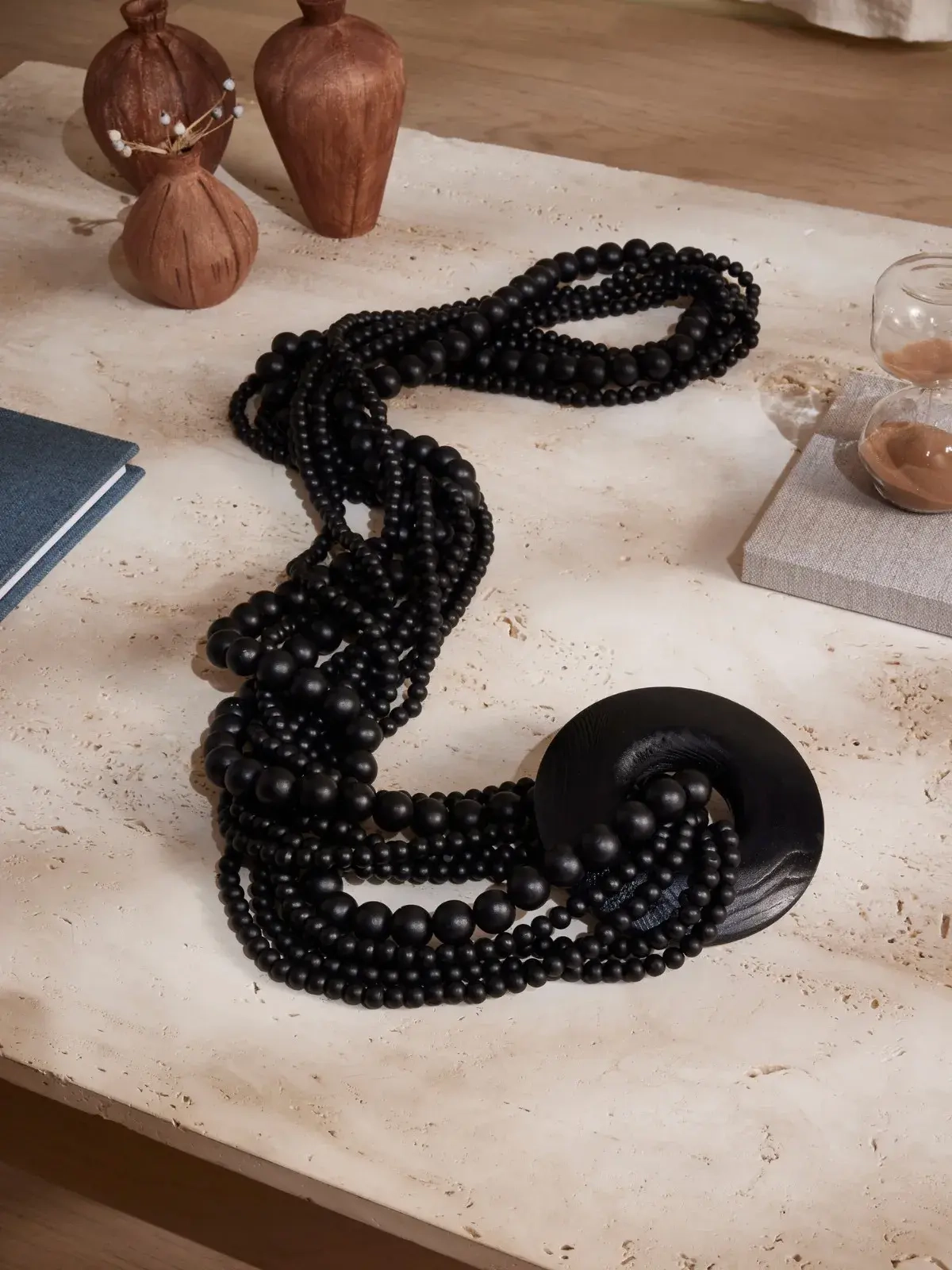 Colar Decorativo em Madeira Preto