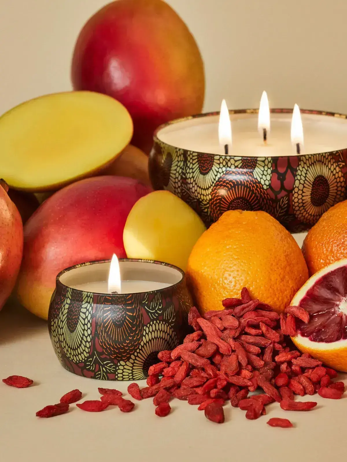 Mini Vela Lata 25H Voluspa Relevo Goji Tarocco Orange 