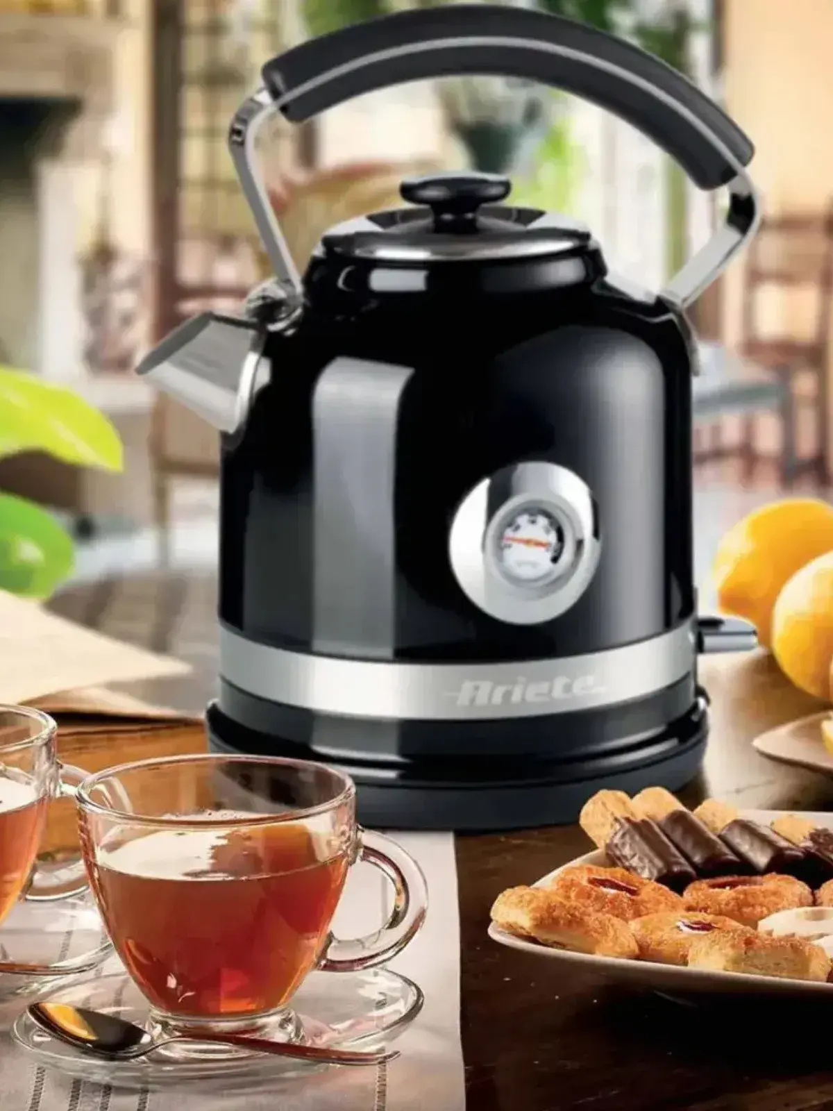 Chaleira Elétrica Ariete Moderna 1850W 220V - Toque Atemporal Preto