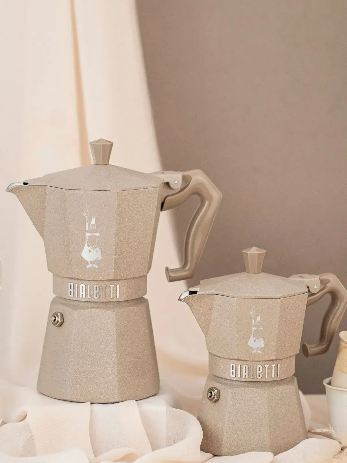Cafeteira Italiana Moka Bialetti com Indução Exclusive Areia
