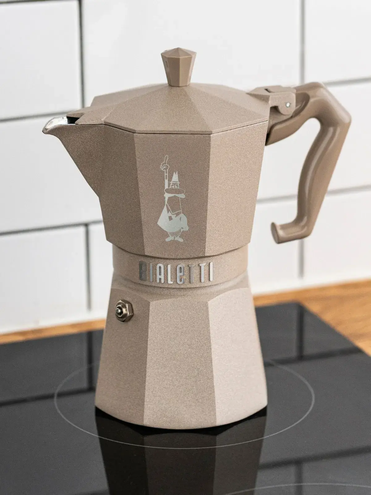 Cafeteira Italiana Moka Bialetti com Indução Exclusive Areia