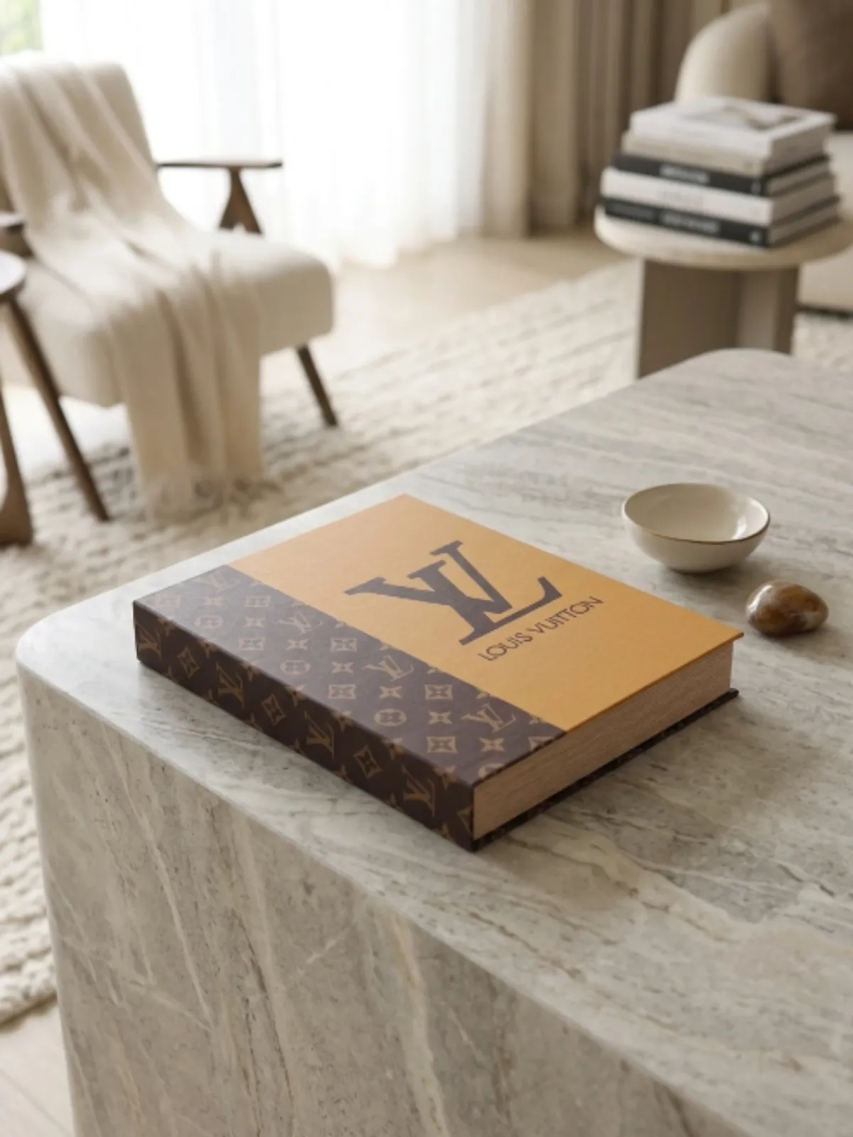 Livro Caixa Decorativo Pequeno 
