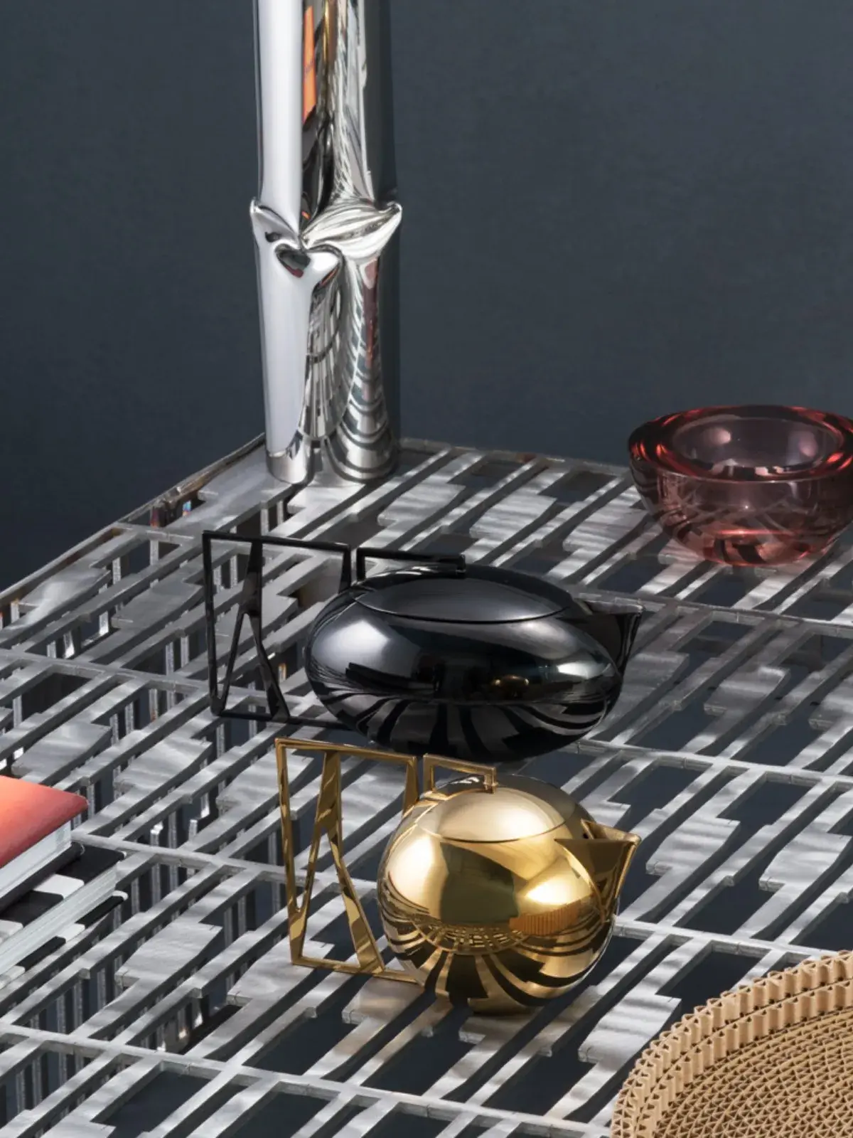 Vaso Amasso Inox - Assinado por Rubens Simões - Riva Pequeno