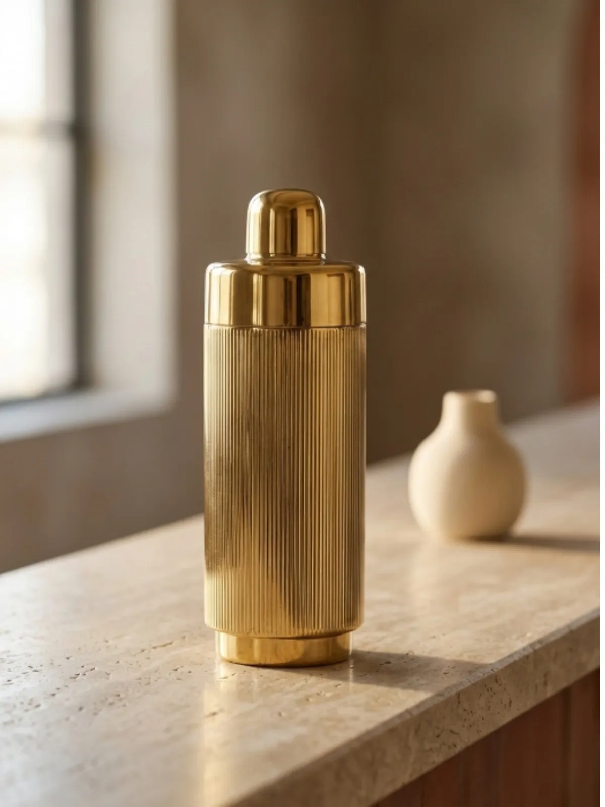 Coqueteleira Aço Inox Canelado Dourado
