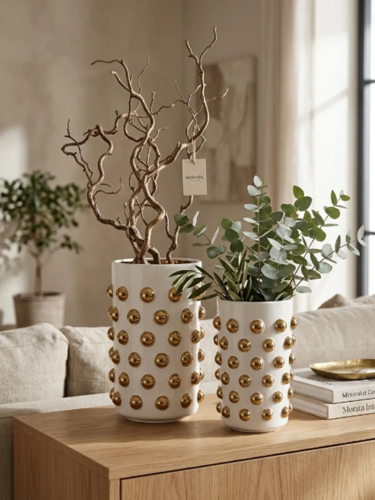 Vaso Decorativo Cerâmica Balls - Branco e Esferas Douradas - 36 cm 