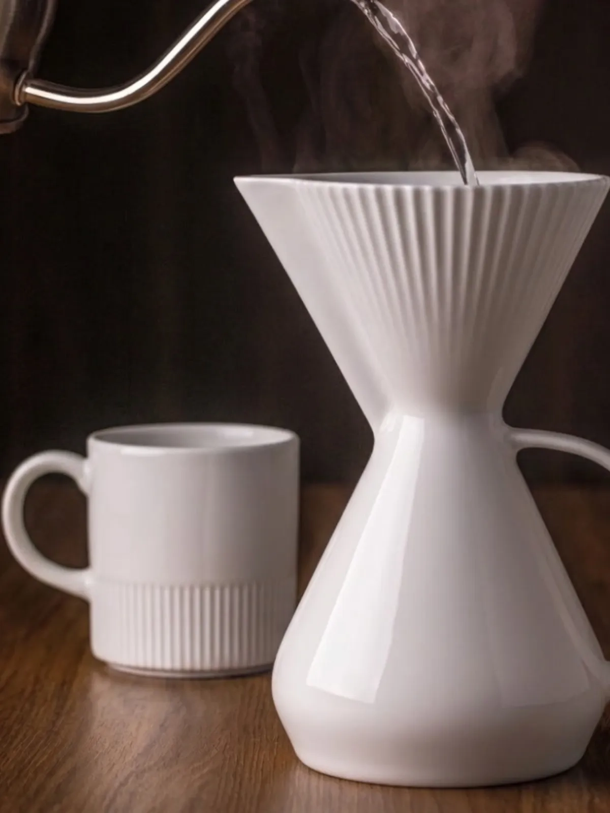 Bule com Porta Filtro em Porcelana Branco
