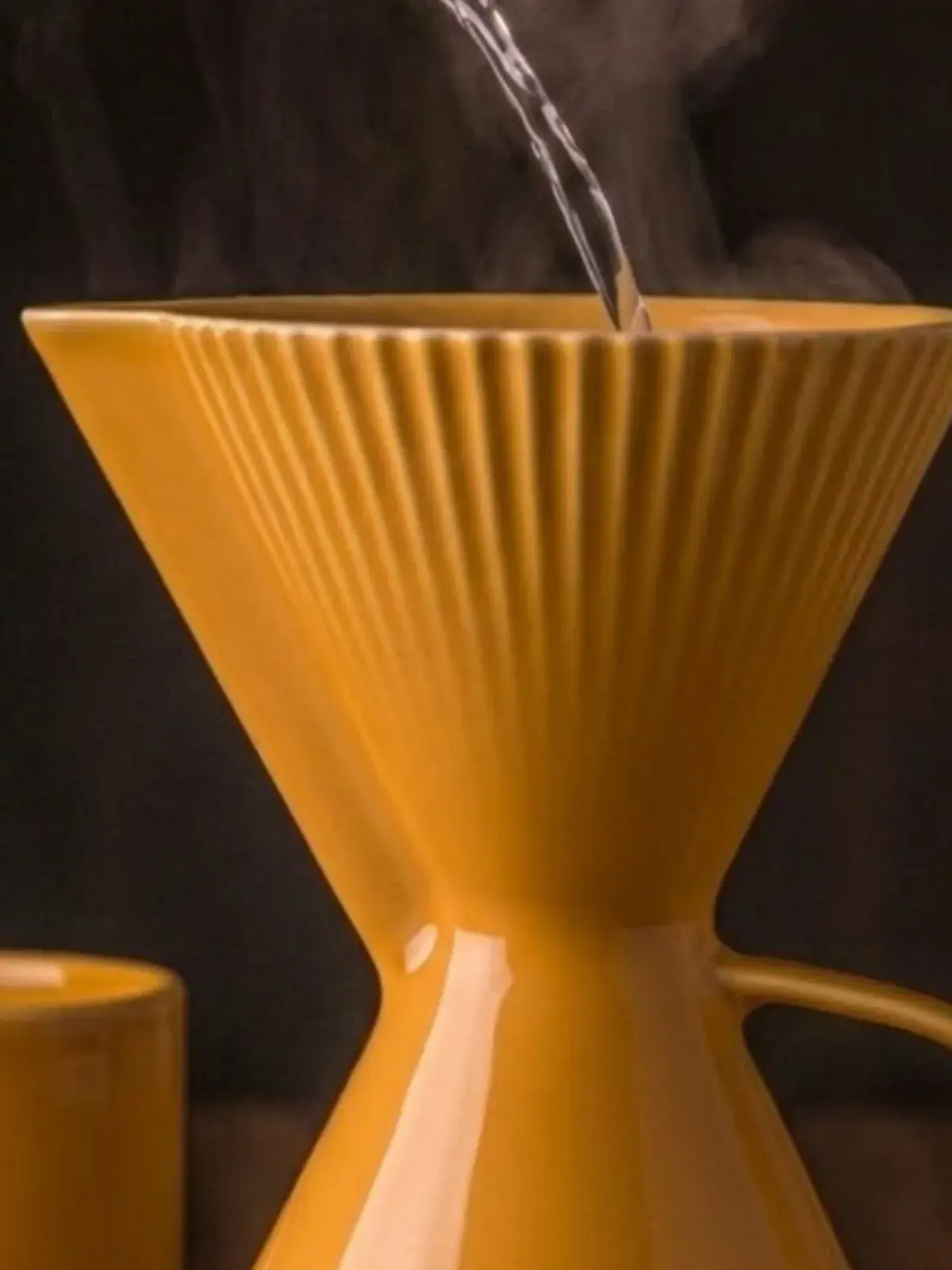 Bule com Porta Filtro em Porcelana Amarelo