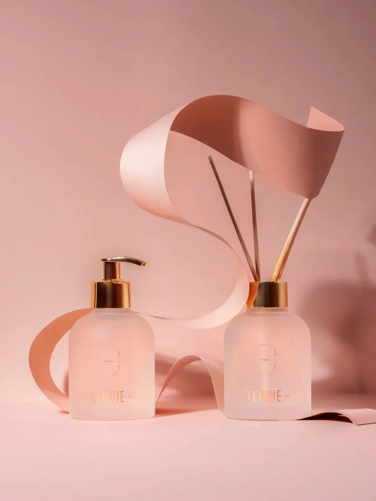 Kit Difusor e Sabonete Líquido Lenvie Magnólia 150ml 