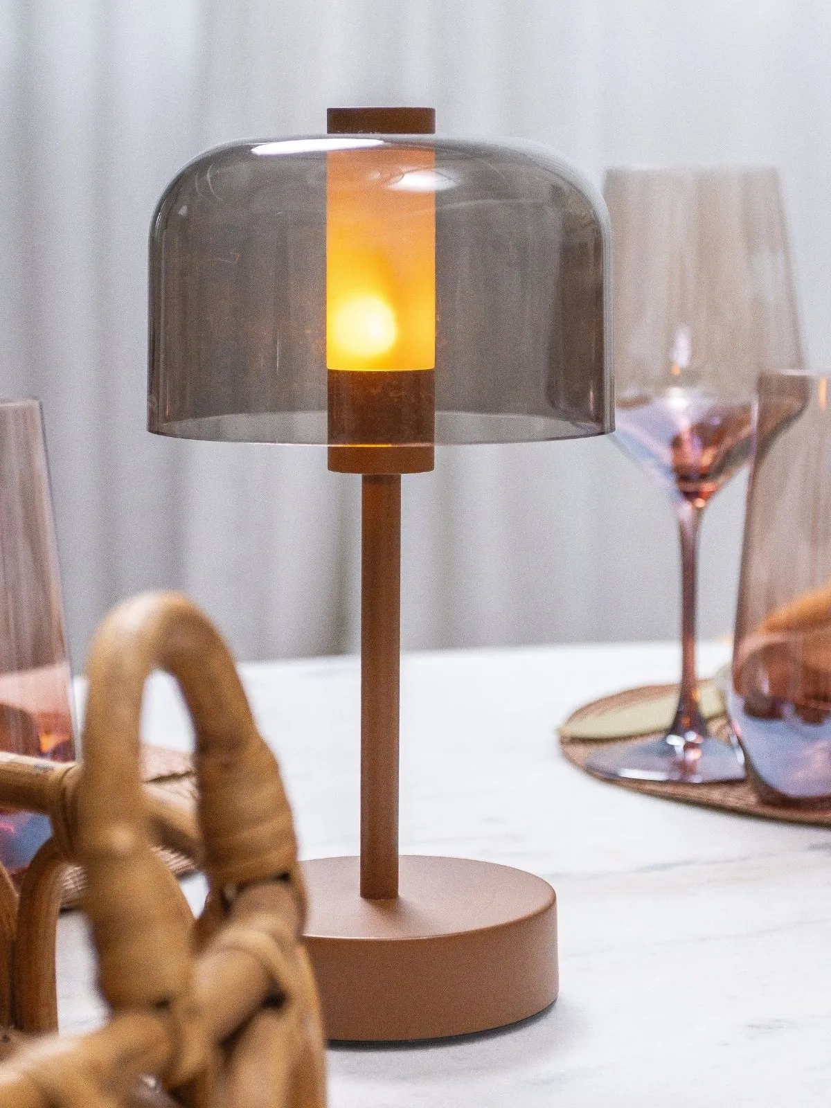 Luminária de Mesa Ártico Lumea Mocca Efeito Fogo 