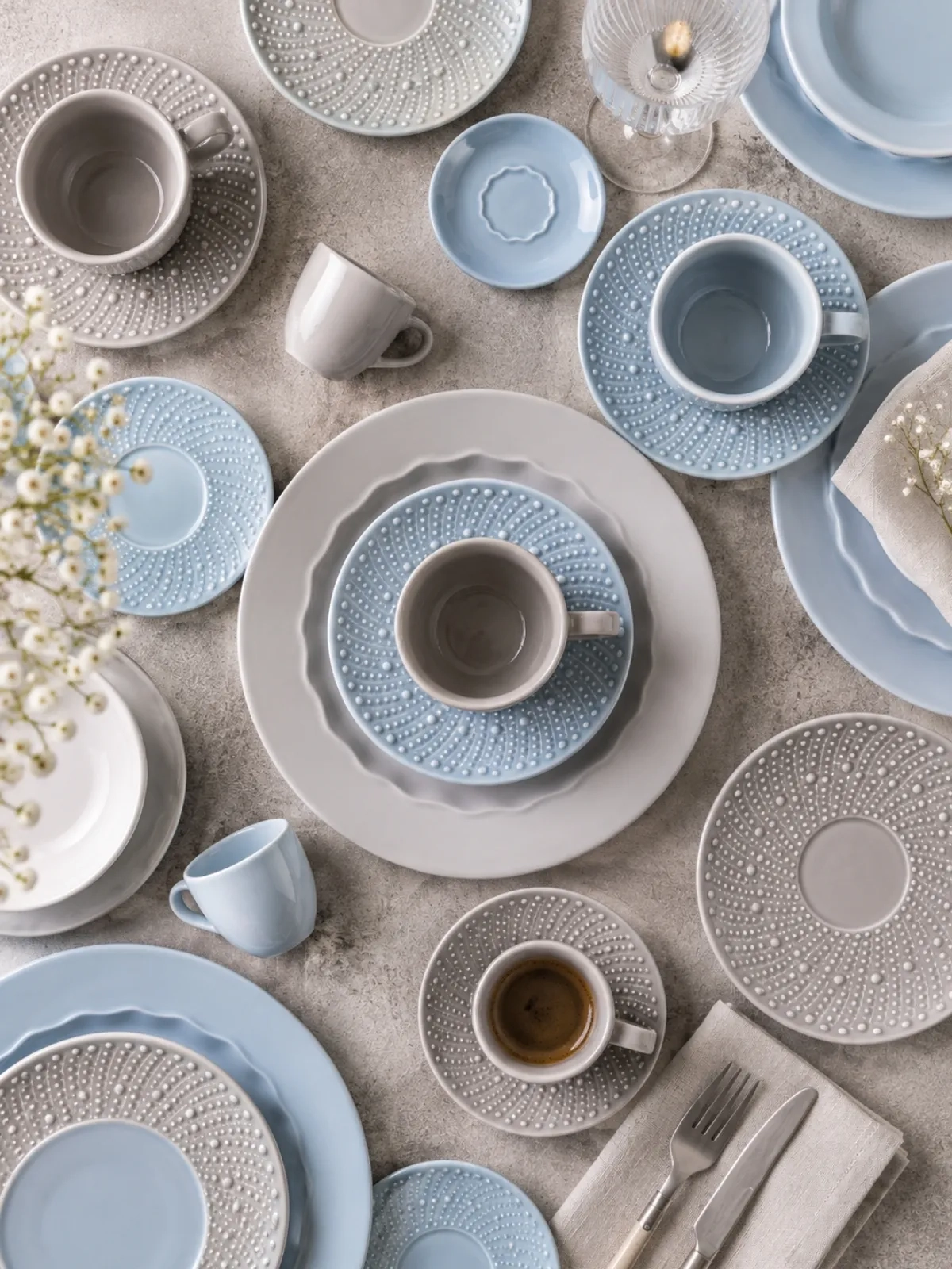 Xícara de Café com Pires em Porcelana Coral Azul