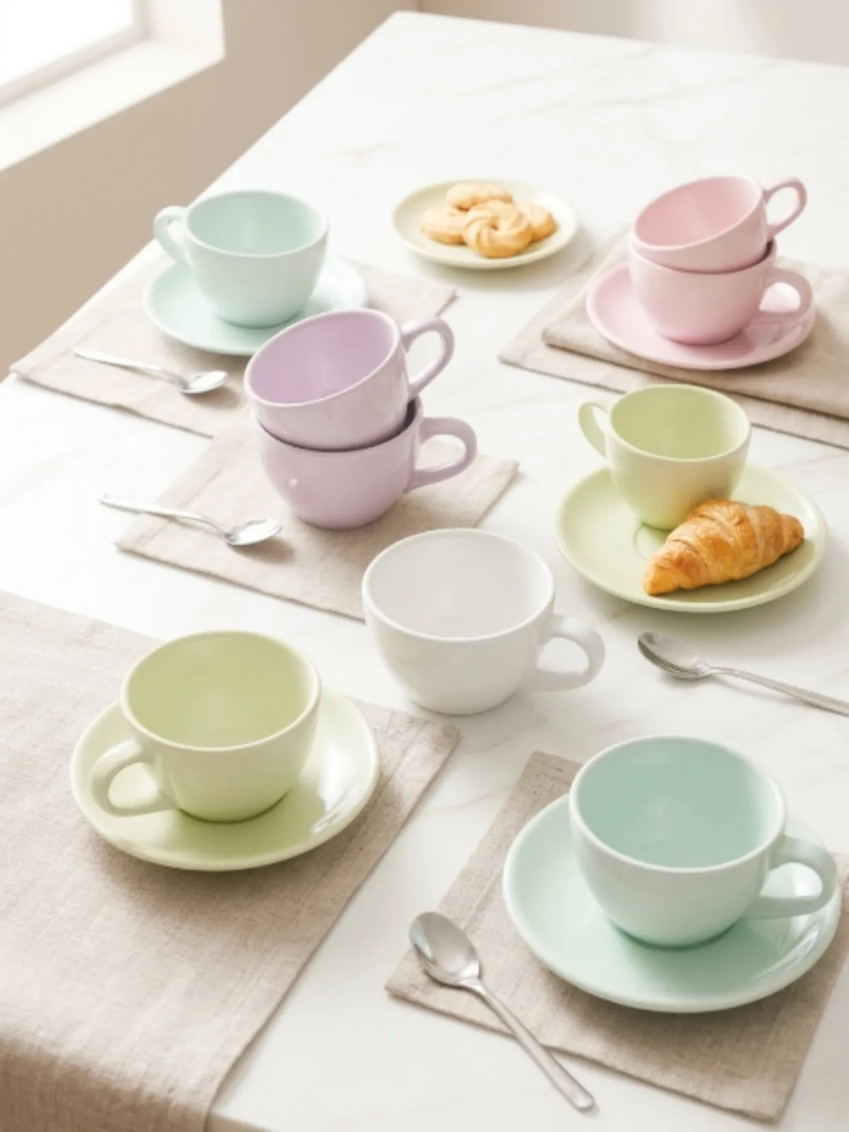 Xícara com Pires Oval em Porcelana 150ml Branco