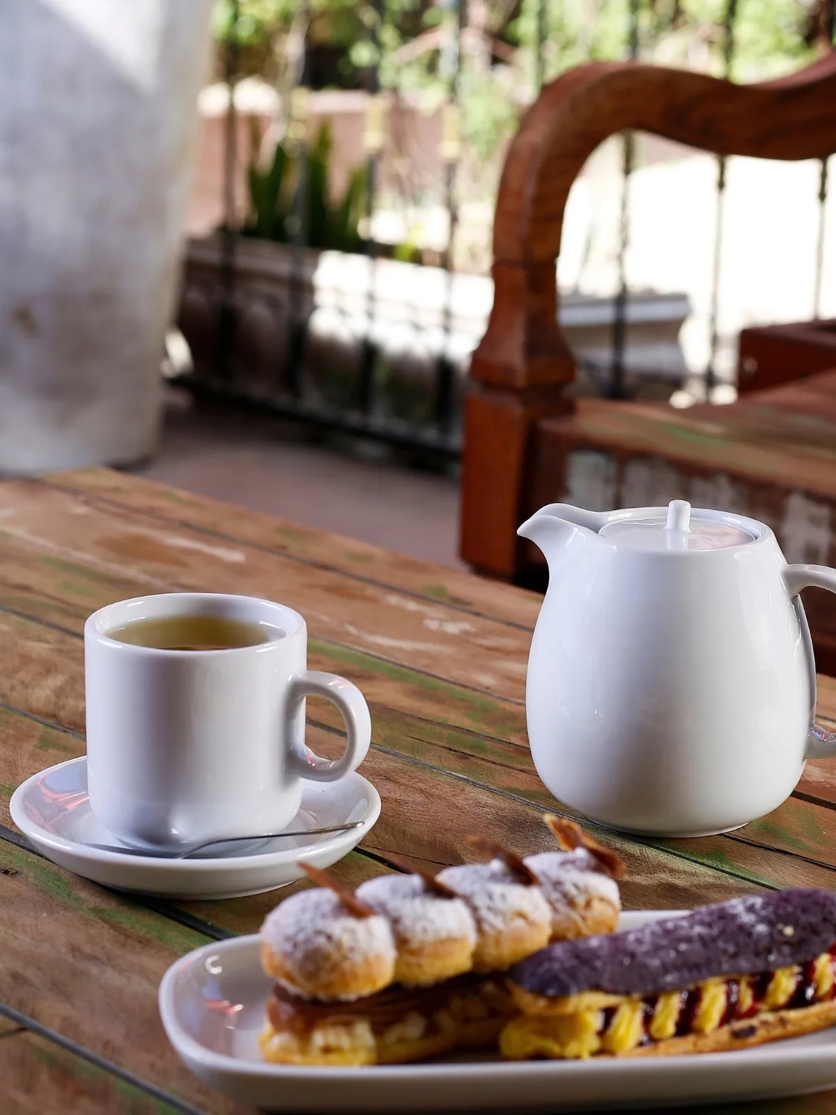 Xícara de Chá com Pires em Porcelana Bold 