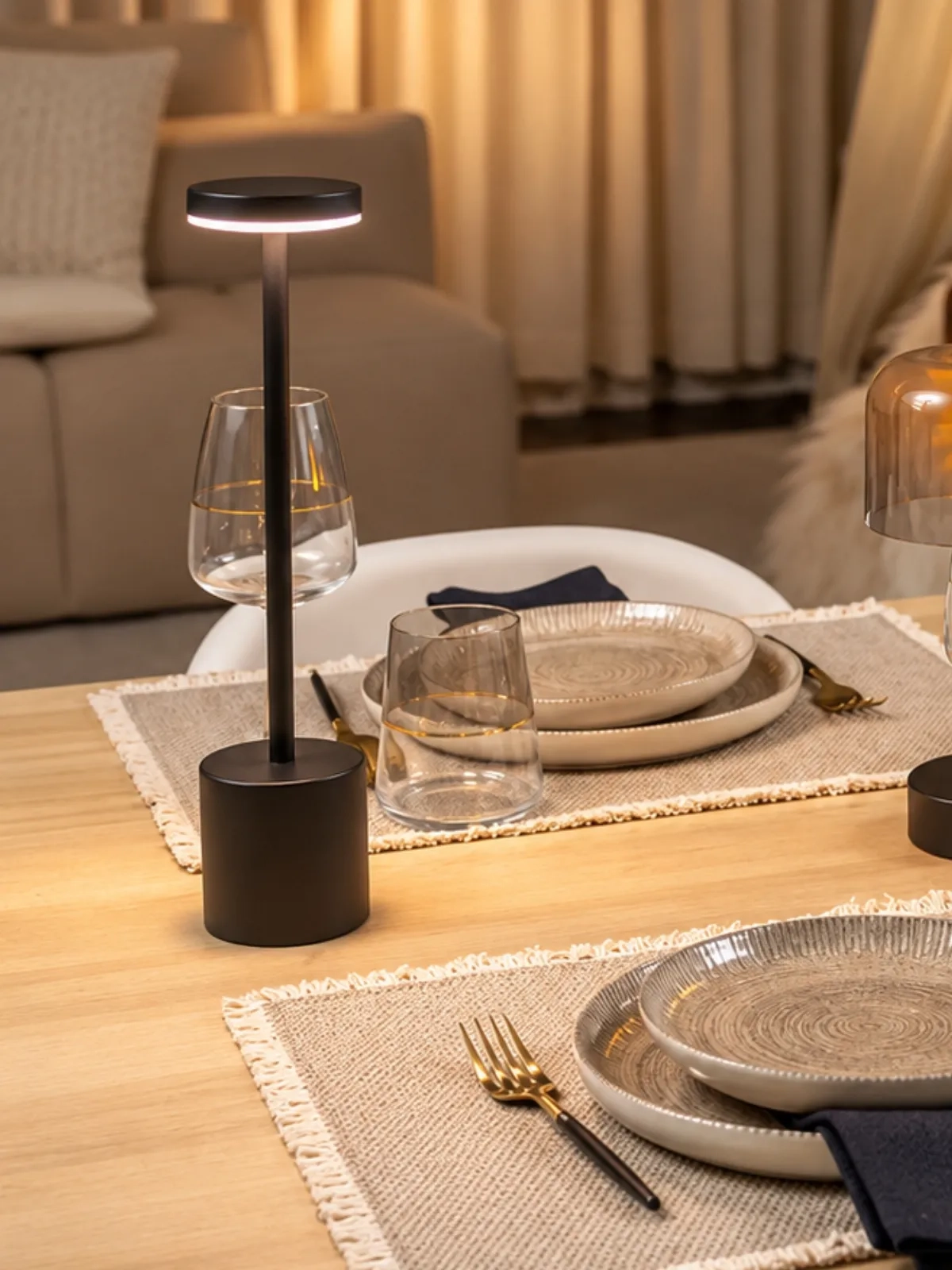 Luminária Touch de Mesa Holly Preto